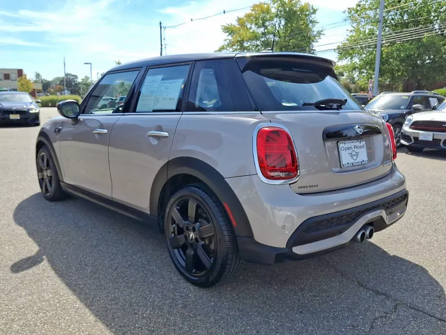 2023 Mini Cooper 4 Door Hardtop S photo 1