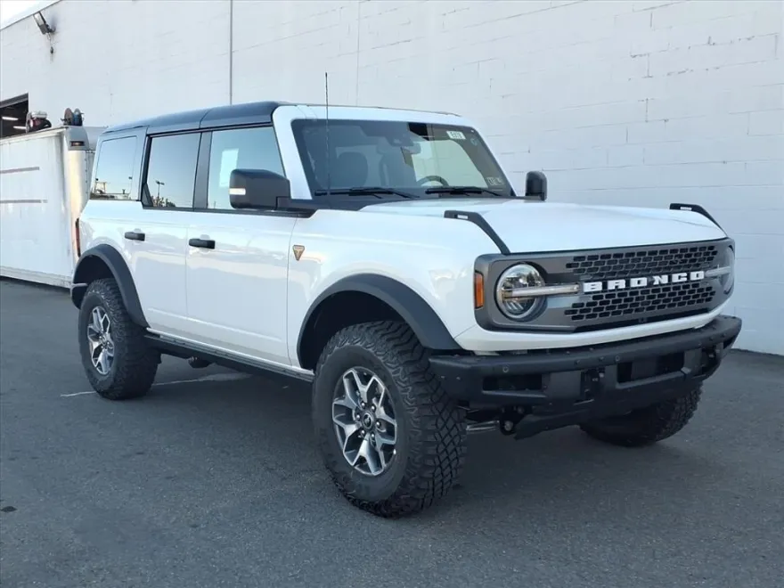 2025 Ford Bronco Badlands photo 1