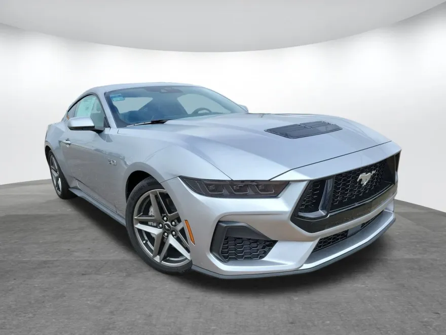 2025 Ford Mustang GT photo 1