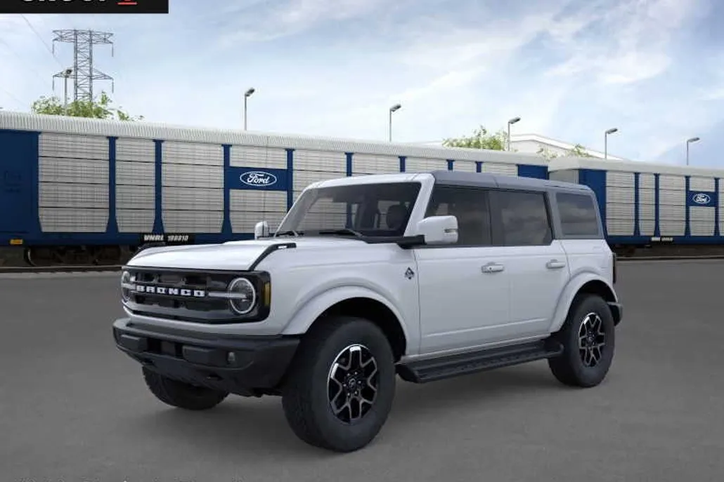 2025 Ford Bronco Outer Banks photo 1