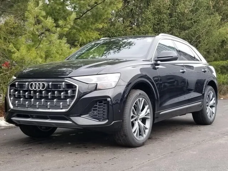 2025 Audi Q8 55 Premium Plus photo 1