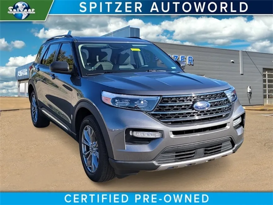 2022 Ford Explorer XLT photo 1