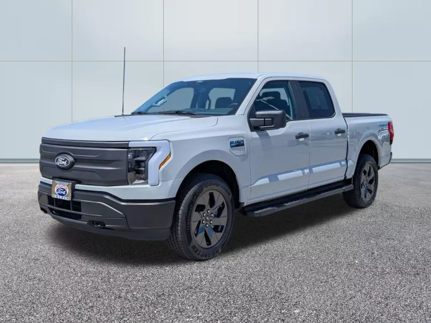 2024 Ford F-150 Lightning photo 1
