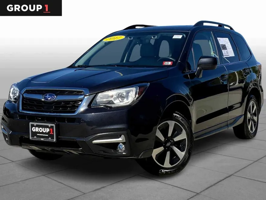 2017 Subaru Forester Limited 2.5i photo 1