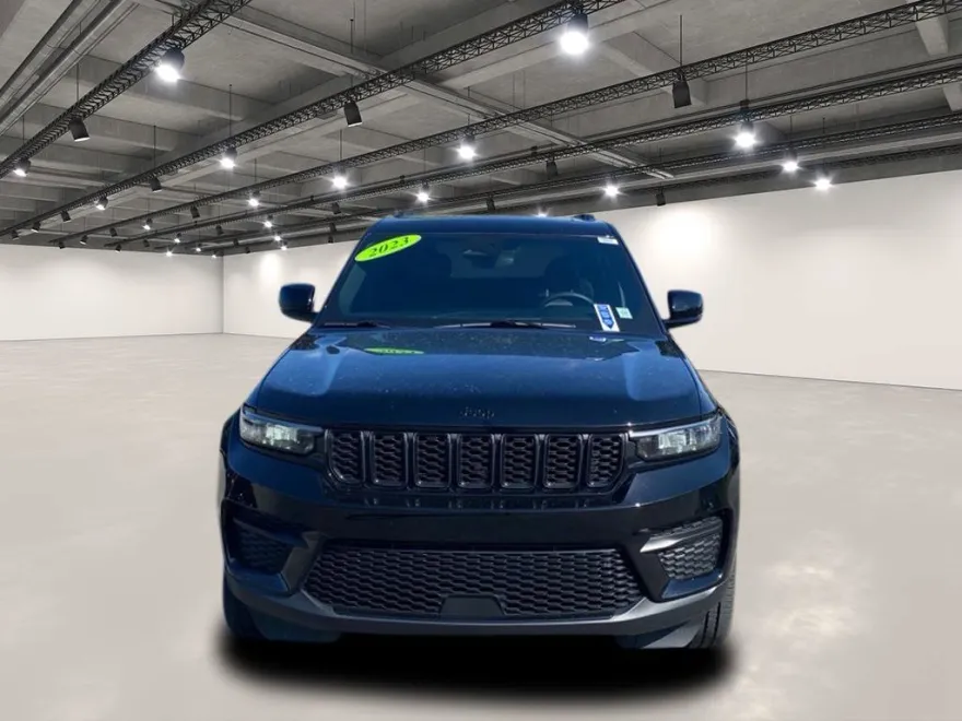 2023 Jeep Grand Cherokee Altitude photo 1