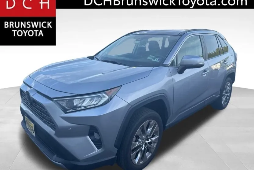 2019 Toyota RAV4 Limited photo 1