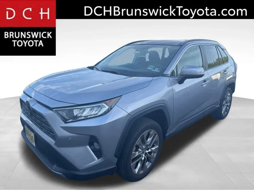 2019 Toyota RAV4 Limited photo 1