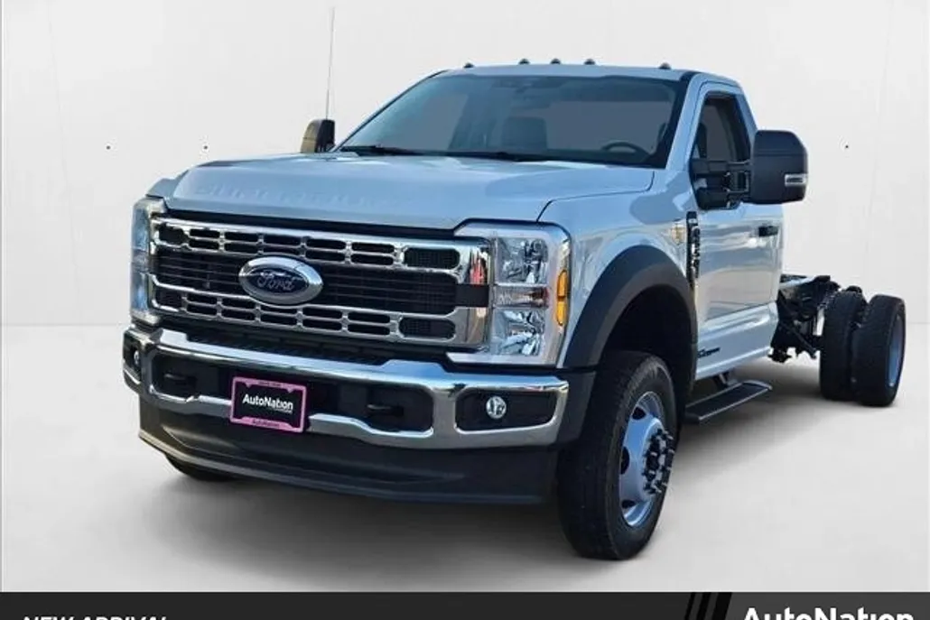 2025 Ford F-550 XL photo 1