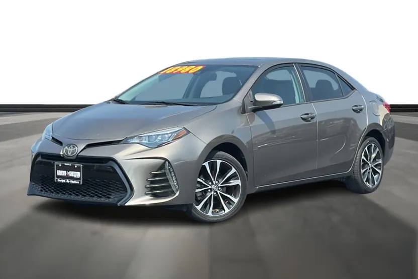 2019 Toyota Corolla XLE photo 1