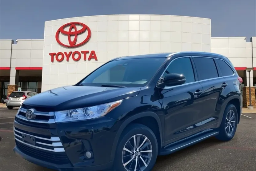 2017 Toyota Highlander XLE photo 1