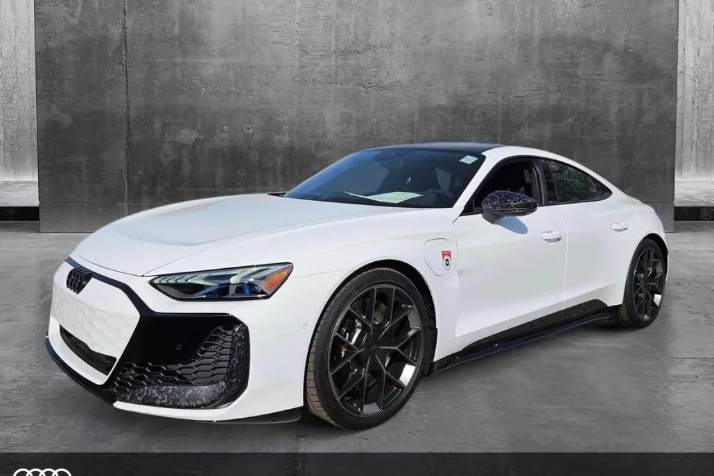 2025 Audi RS e-tron GT Base photo 1