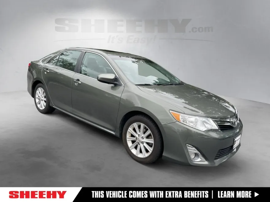 2014 Toyota Camry XLE photo 1