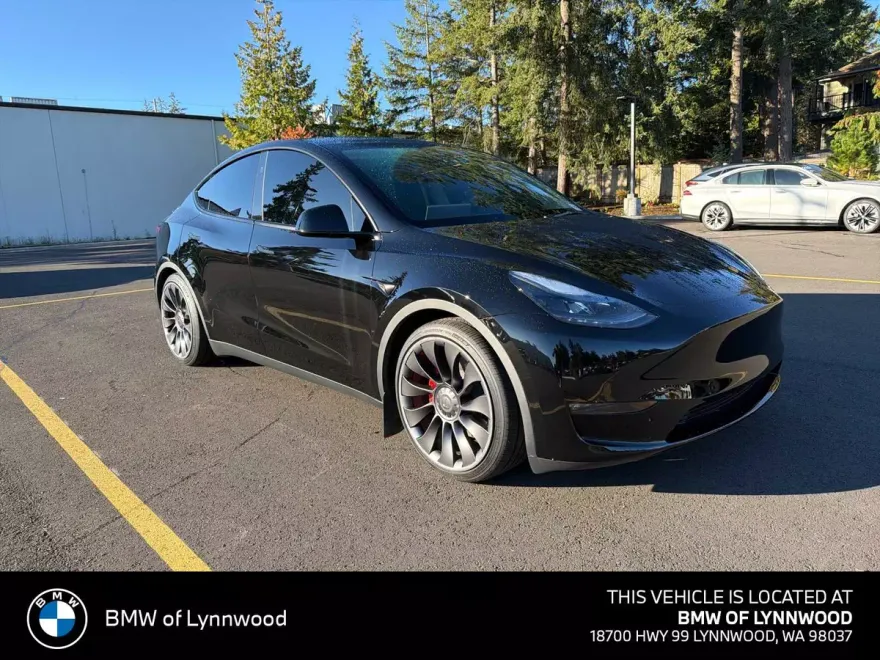 2024 Tesla Model Y Performance photo 1