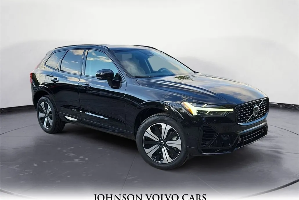 2025 Volvo XC60 Hybrid T8 Plus photo 1