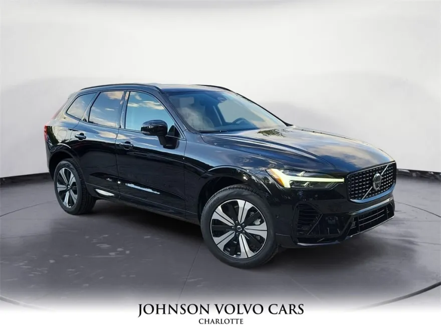 2025 Volvo XC60 Hybrid T8 Plus photo 1