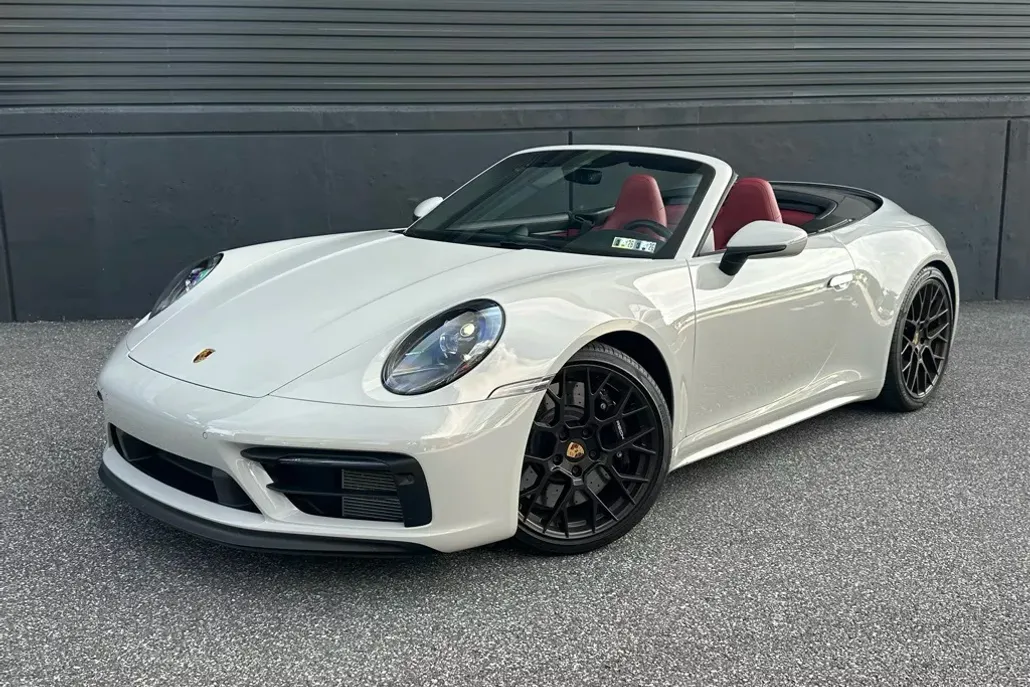 2023 Porsche 911 GTS Cabriolet photo 1