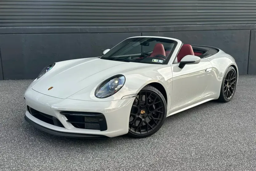 2023 Porsche 911 GTS Cabriolet photo 1