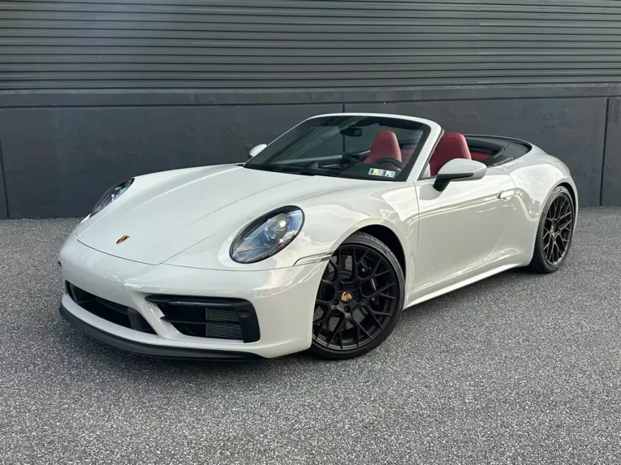 2023 Porsche 911 GTS Cabriolet photo 1