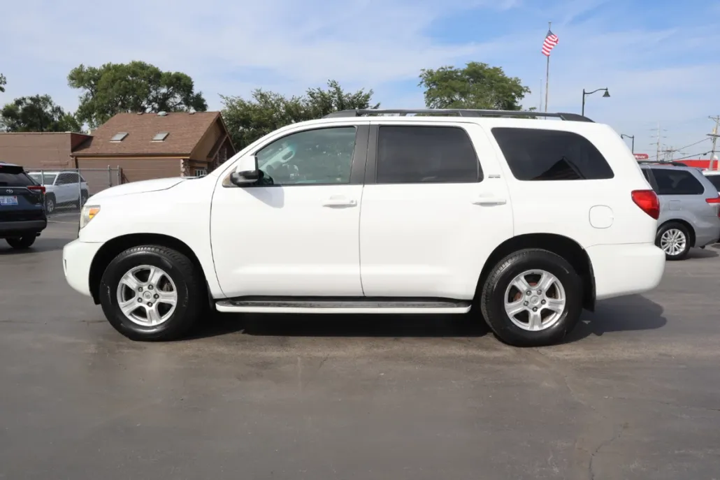 2008 Toyota Sequoia SR5 photo 1