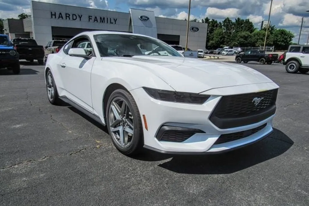 2025 Ford Mustang EcoBoost photo 1