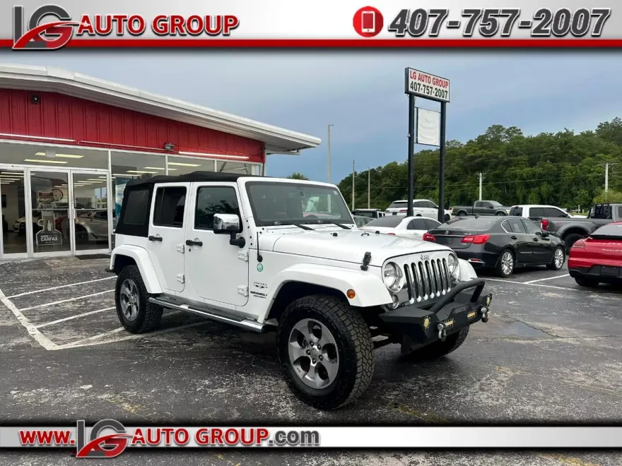 2016 Jeep Wrangler Unlimited Sahara photo 1