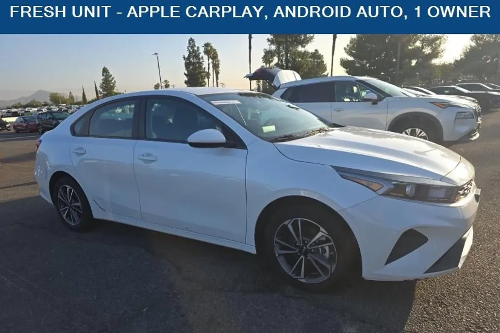 2024 Kia Forte LXS photo 1