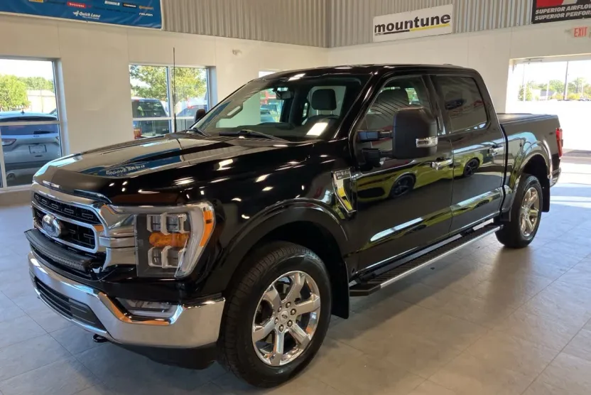 2023 Ford F-150 XLT photo 1