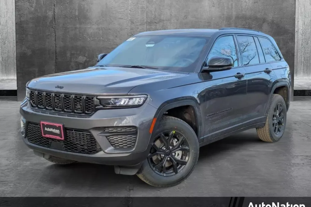 2025 Jeep Grand Cherokee Laredo photo 1