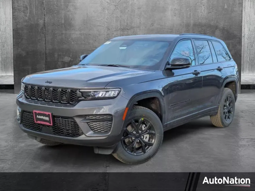 2025 Jeep Grand Cherokee Laredo photo 1