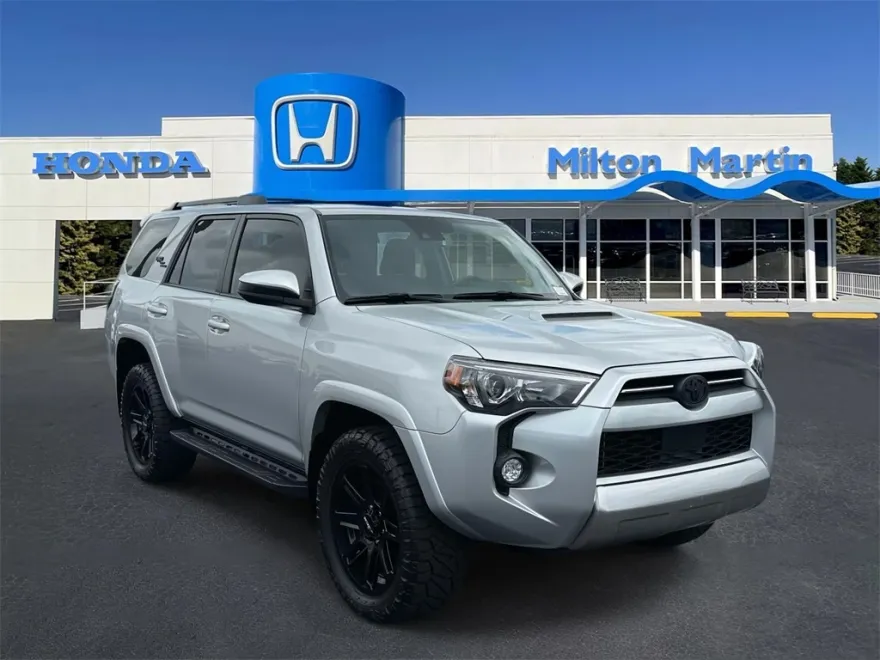 2024 Toyota 4Runner TRD Off-Road photo 1