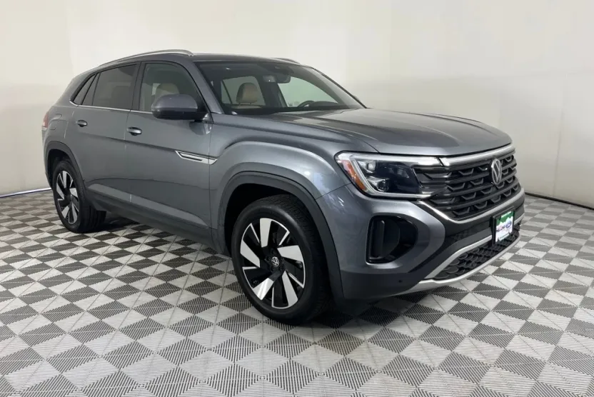 2024 Volkswagen Atlas Cross Sport SE Technology photo 1