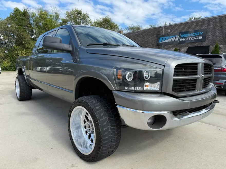 2006 Dodge Ram 3500 SLT photo 1