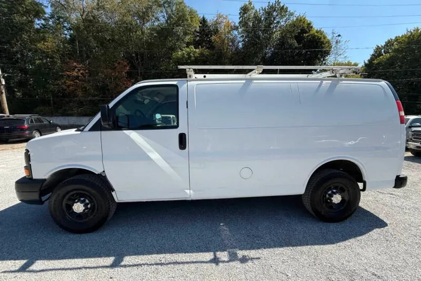 2014 Chevrolet Express 3500 Cargo Van photo 1