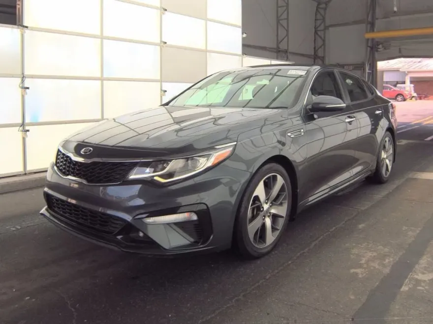 2020 Kia Optima S photo 1