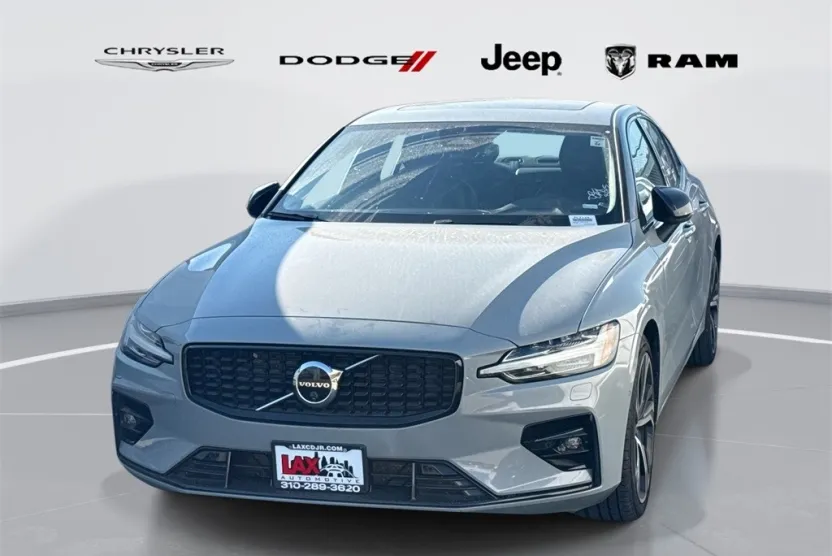 2024 Volvo S60 B5 Plus photo 1