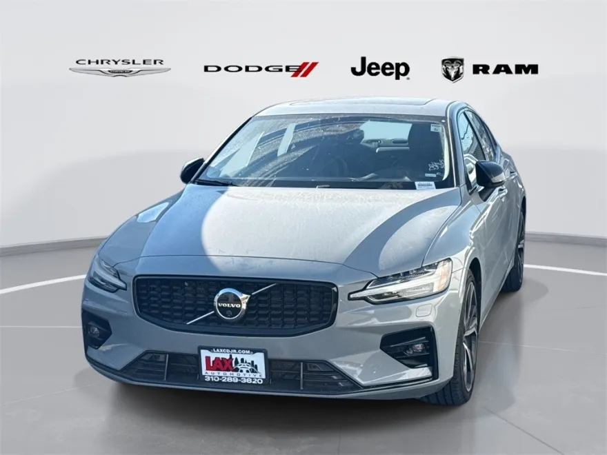 2024 Volvo S60 B5 Plus photo 1