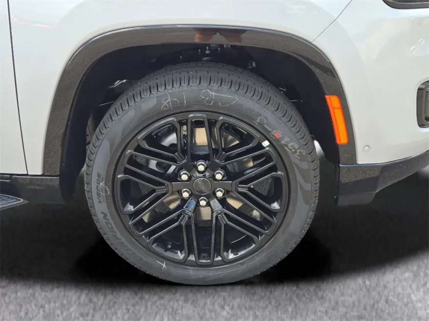 2025 Jeep Wagoneer Series II photo 1