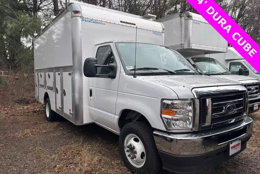 2024 Ford E-450 photo 1