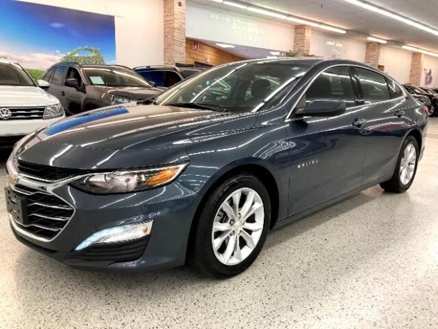 2019 Chevrolet Malibu 1LT photo 1