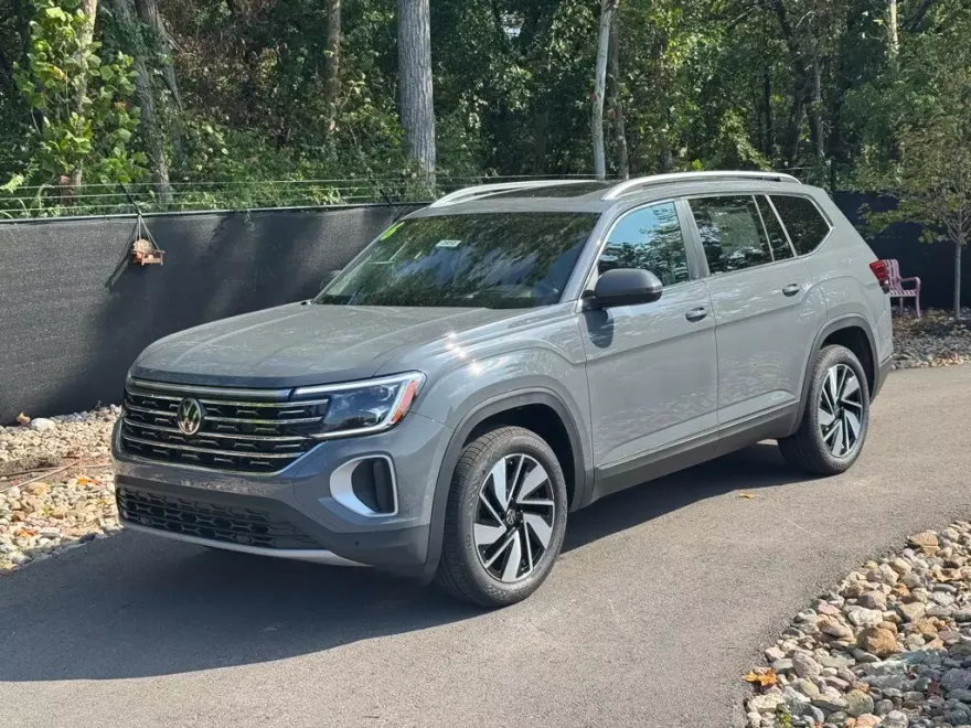 2026 Volkswagen Atlas SEL photo 1