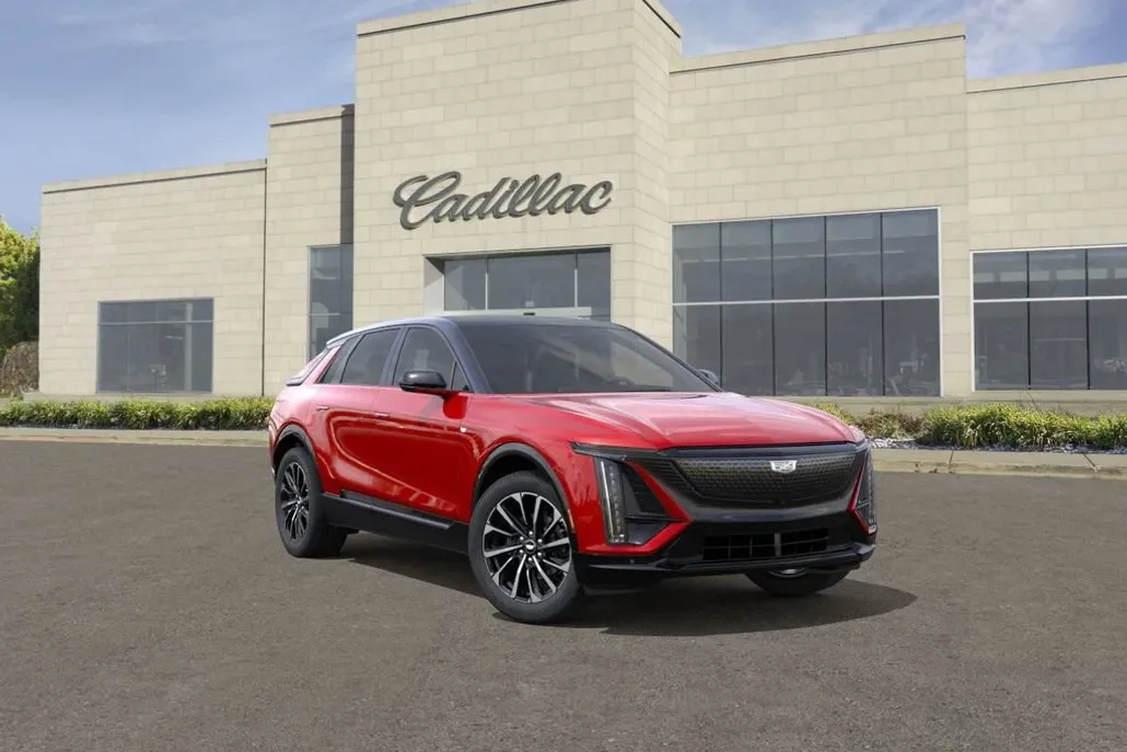 2025 Cadillac Lyriq Sport photo 1