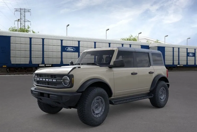 2025 Ford Bronco Base photo 1