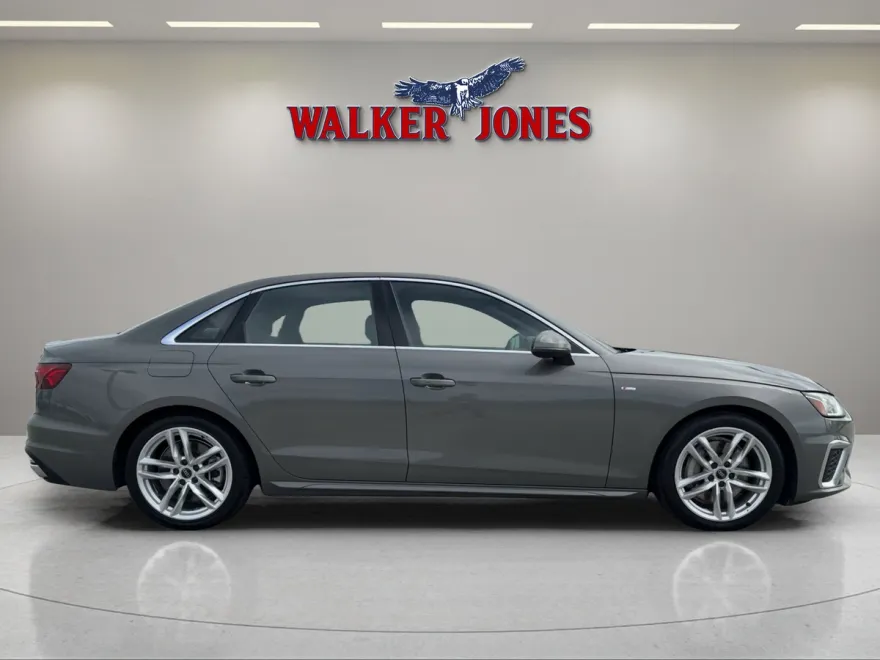 2023 Audi A4 S line Quattro Premium Plus photo 1