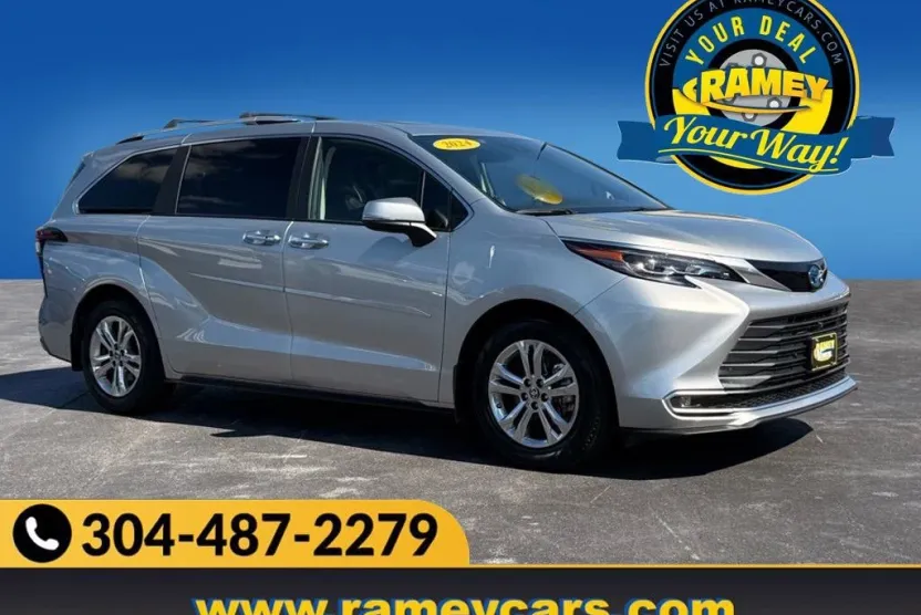 2024 Toyota Sienna Platinum photo 1