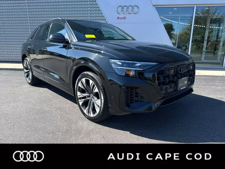 2025 Audi Q8 Premium photo 1