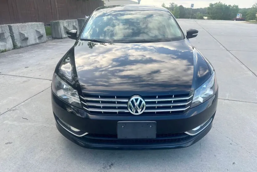 2013 Volkswagen Passat TDI SEL Premium photo 1
