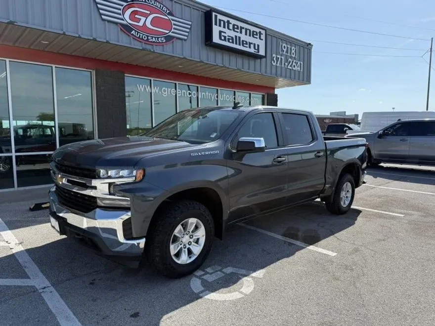 2021 Chevrolet Silverado 1500 LT photo 1