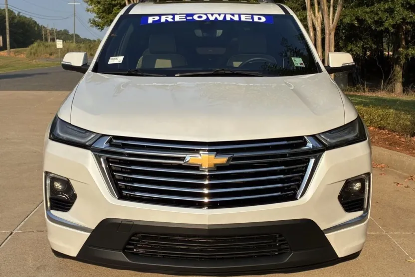 2022 Chevrolet Traverse Premier photo 1