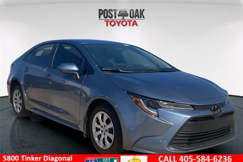 2025 Toyota Corolla LE photo 1