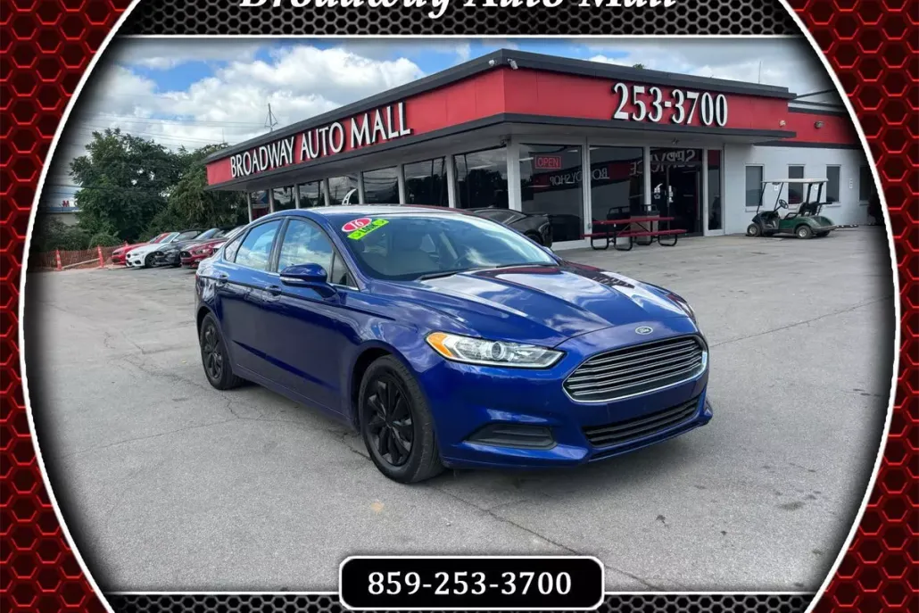 2016 Ford Fusion SE photo 1